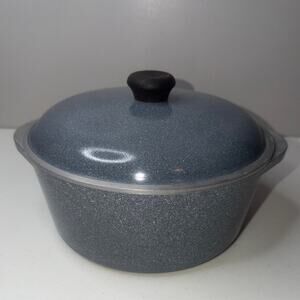 Vintage Club Stock Pot with Lid Blue Speckled 4 QT. Aluminum Dutch Oven Roaster